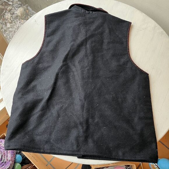 Keren Hart Embroidered Wool Vest Ice Skates Holiday Motif Size M Christmas - Picture 5 of 12